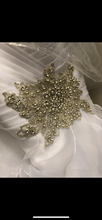 Load image into Gallery viewer, Allure Bridals &#39;8862&#39; size 10 new wedding dress view of details
