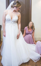 Load image into Gallery viewer, Galina Signature &#39;SWG784&#39; wedding dress size-06 PREOWNED
