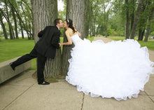Load image into Gallery viewer, David&#39;s Bridal &#39;SWG492&#39; wedding dress size-04 PREOWNED
