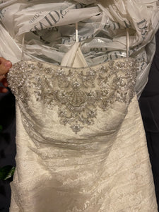 David's Bridal 'A-line Lace Wedding Dress with Side Spilt Detail' wedding dress size-04 PREOWNED