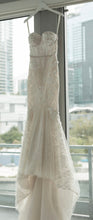 Load image into Gallery viewer, BERTA &#39;22-103&#39; wedding dress size-08 PREOWNED
