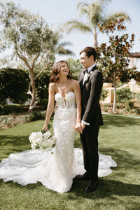 Badgley Mischka 'Flynn' wedding dress size-02 PREOWNED