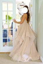 Load image into Gallery viewer, Hayley Paige &#39;6709&#39; wedding dress size-10 PREOWNED

