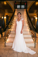 Load image into Gallery viewer, Lela Rose &#39;The Farm&#39; size 2 used wedding dress front view on bride
