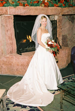 Load image into Gallery viewer, Marisa &#39;Elegant&#39; - Marisa - Nearly Newlywed Bridal Boutique - 3
