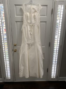 Alyne '185' size 10 sample wedding dress front view on hanger