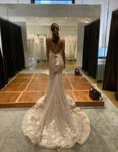 Load image into Gallery viewer, Lazaro &#39;3701&#39; wedding dress size-04 SAMPLE
