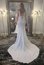 Load image into Gallery viewer, Alyssa Kristin &#39;Vivian&#39; wedding dress size-02 NEW
