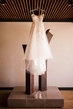 Load image into Gallery viewer, Monique Lhuillier &#39;Creme Brulee&#39; wedding dress size-00 PREOWNED
