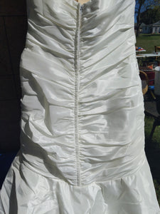 Mikaella 'CA 05313' wedding dress size-08 PREOWNED