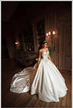 Load image into Gallery viewer, Pnina Tornai &#39;Xxxx&#39; wedding dress size-02 PREOWNED
