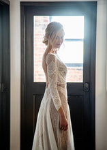 Load image into Gallery viewer, Grace Loves Lace &#39;Inca&#39; wedding dress size-02 PREOWNED
