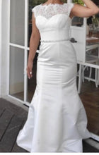 Load image into Gallery viewer, David&#39;s Bridal &#39;WG3855&#39; wedding dress size-04 PREOWNED

