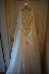 Sammi Couture '8018' wedding dress size-20 NEW