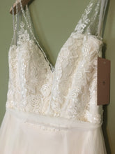 Load image into Gallery viewer, BHLDN &#39;Cassia&#39; size 10 new wedding dress front view close up
