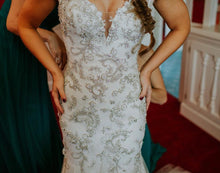Load image into Gallery viewer, Enzoani &#39;Kerianna&#39; wedding dress size-04 PREOWNED
