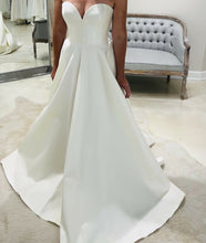 Load image into Gallery viewer, Lihi Hod &#39;Audrey&#39; wedding dress size-06 NEW
