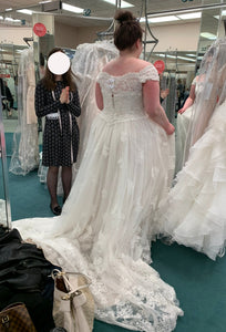 Oleg Cassini '14310214' wedding dress size-20W NEW