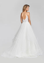Load image into Gallery viewer, Hayley Paige &#39;Pepper&#39; size 14 used wedding dress back view on model
