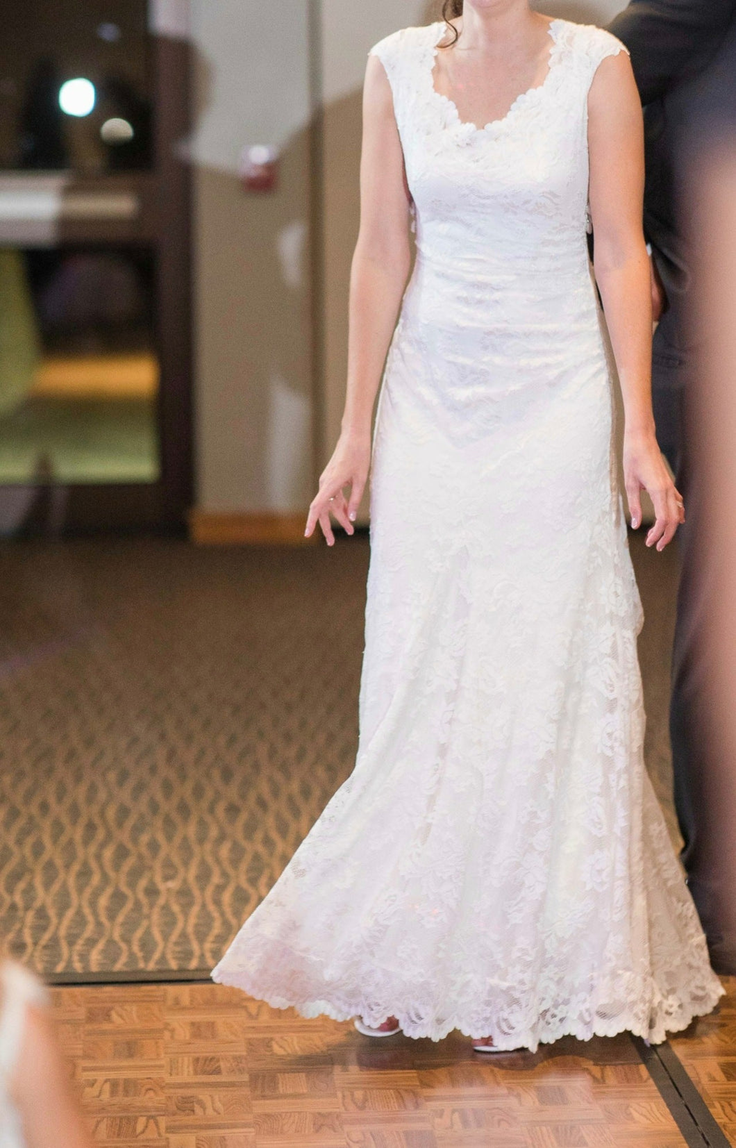 Olvi/Olga Yermoloff '1402' wedding dress size-02 PREOWNED