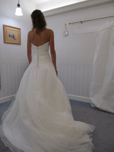 Allure Bridals '8816' size 4 used wedding dress back view on bride