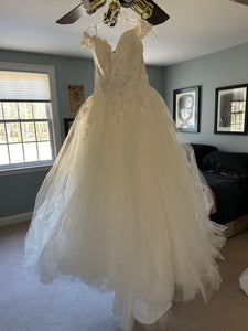 Casablanca '2312 "Gracie"' wedding dress size-10 NEW