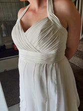 Load image into Gallery viewer, Galina &#39;9pk3218&#39; wedding dress size-18 PREOWNED
