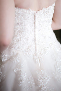 Jewel 'v3836' wedding dress size-06 PREOWNED