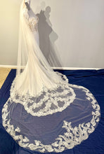 Load image into Gallery viewer, Galina Signature &#39;SV830&#39; wedding dress size-02 NEW

