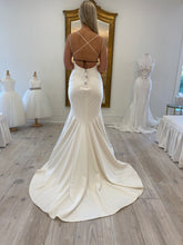 Load image into Gallery viewer, Theia &#39;8917616&#39; wedding dress size-02 NEW
