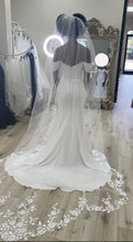 Load image into Gallery viewer, Elissar Bridal &#39;Illia&#39; wedding dress size-06 NEW
