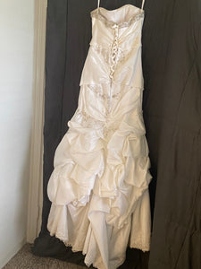 Alfred Angelo 'Disney Fairytale Weddings Ariel' wedding dress size-10 PREOWNED