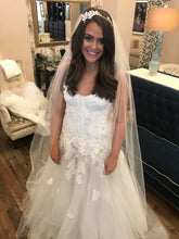 Load image into Gallery viewer, Monique Lhuillier &#39;Jade&#39; size 10 new wedding dress front view on bride
