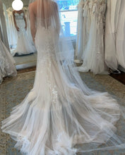 Load image into Gallery viewer, Enzoani &#39;Nevaeh&#39; wedding dress size-00 NEW
