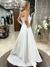 Load image into Gallery viewer,  &#39;N/A&#39; wedding dress size-06 NEW
