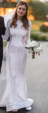 Load image into Gallery viewer, Michael costello &#39;Custom&#39; wedding dress size-00 PREOWNED
