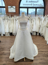Load image into Gallery viewer, San Patrick &#39;A-08202640&#39; wedding dress size-06 NEW
