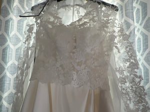 David's Bridal 'Strapless satin wedding dress with skirt slip ' wedding dress size-14 NEW