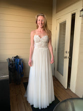 Load image into Gallery viewer, Liancarlo &#39;6822&#39; wedding dress size-04 PREOWNED
