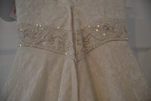 Load image into Gallery viewer, Oleg Cassini &#39;Strapless Brocade&#39; size 4 new wedding dress back view close up

