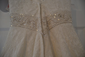 Oleg Cassini 'Strapless Brocade' size 4 new wedding dress back view close up