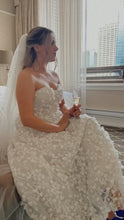 Load image into Gallery viewer, Vagabond &#39;Stella from the RENASCENCE COLLECTION 2021&#39; wedding dress size-08 PREOWNED
