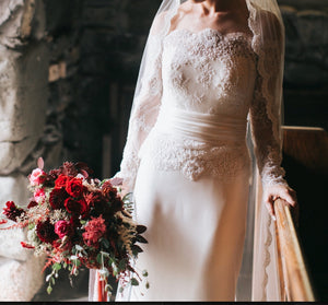 Rosa Clara 'Dado' size 0 used wedding dress front view on bride