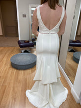 Load image into Gallery viewer, Sarah Seven &#39;Winston&#39; wedding dress size-04 PREOWNED
