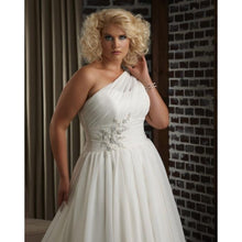 Load image into Gallery viewer, Bonny Bridal &#39;Unforgettable 1313&#39;
