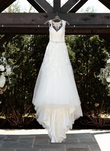 Essense of Australia 'D2347' wedding dress size-00 PREOWNED