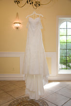 Load image into Gallery viewer, Galina Signature &#39;SWG810SOFTWHIT&#39; wedding dress size-08 PREOWNED
