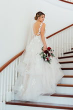 Load image into Gallery viewer, Wtoo &#39;12716&#39; wedding dress size-10 PREOWNED
