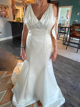 Load image into Gallery viewer, Jasmine Couture Bridal &#39;Couture&#39; wedding dress size-08 NEW
