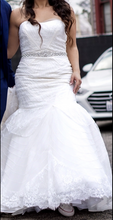 Load image into Gallery viewer, zac posen &#39;TRULY&#39; wedding dress size-08 PREOWNED
